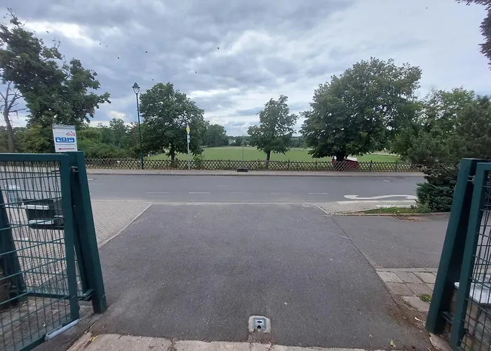 Gaestewohnung Heinrich Heine Schule Lägenhet Bad Dürrenberg