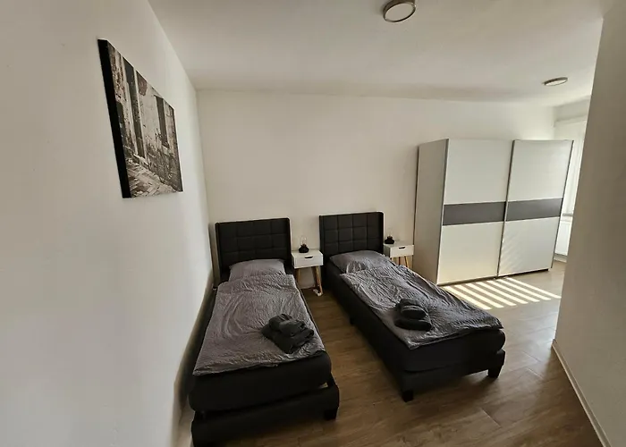 Gaestewohnung Heinrich Heine Schule Lägenhet