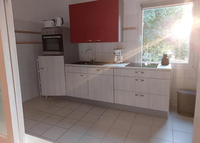 Gaestewohnung Heinrich Heine Schule * Bad Dürrenberg